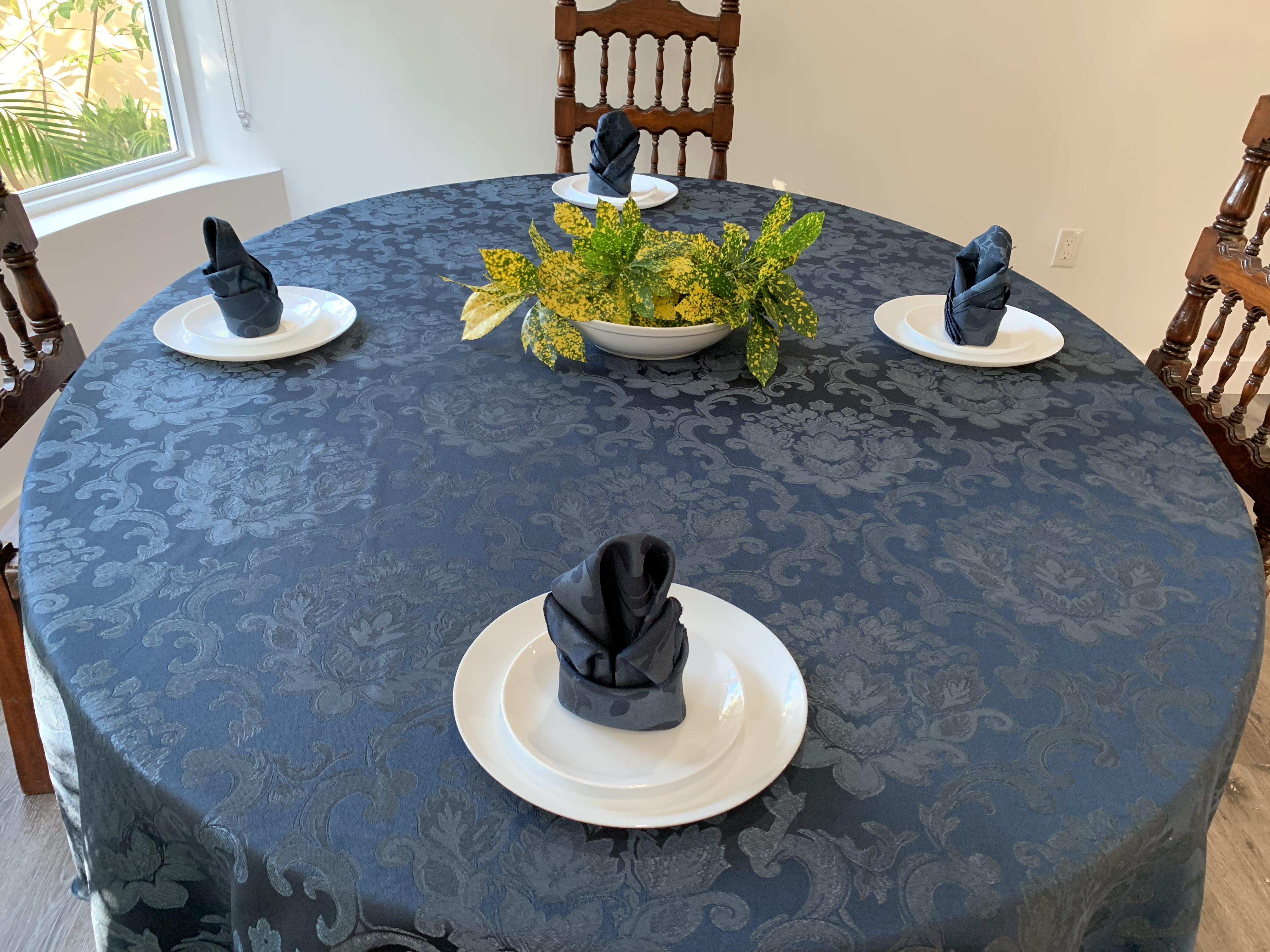 70" Ludwig Damask Round Tablecloth