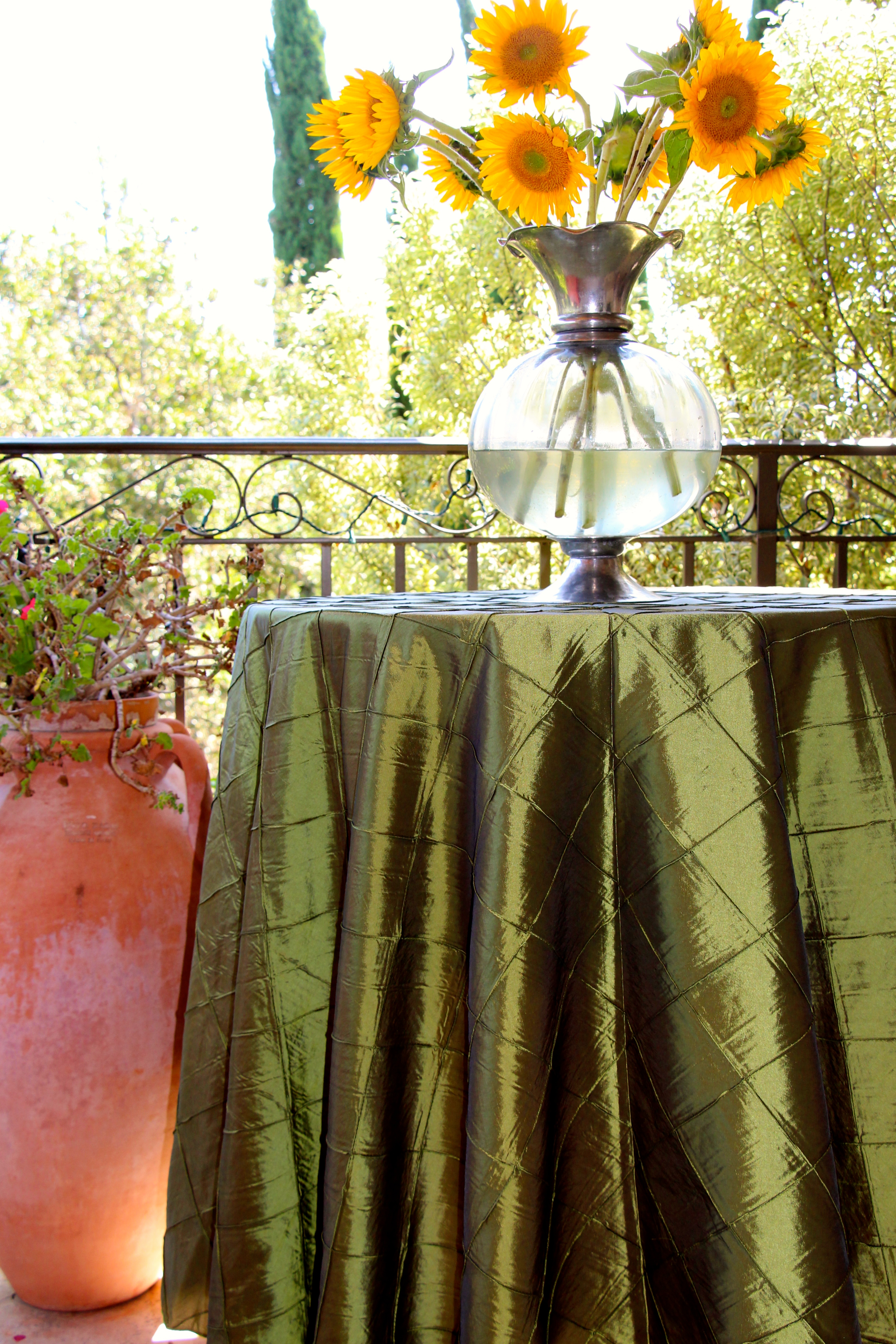 full drop pintuck tablecloth on table